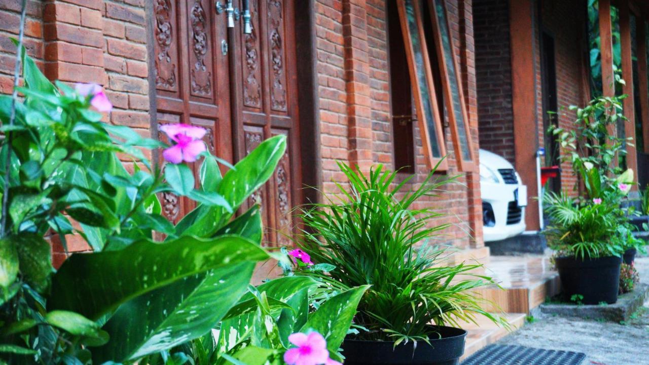 Berkah Homestay Магеланг Екстериор снимка